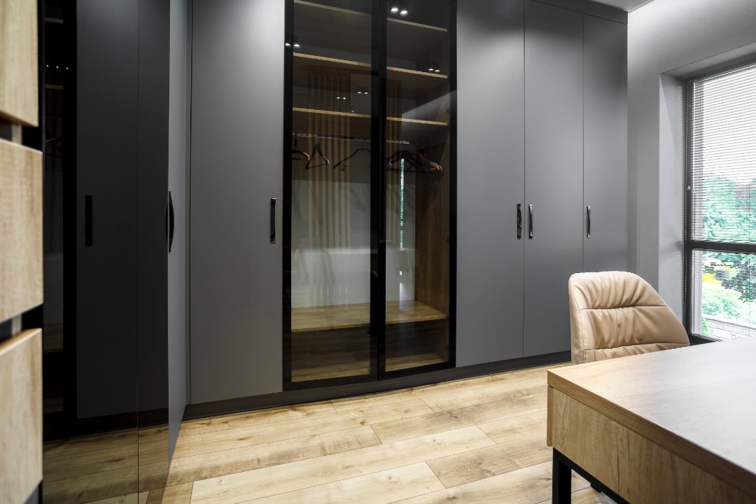 Walk-In Wardrobe vs Built-In Wardrobe